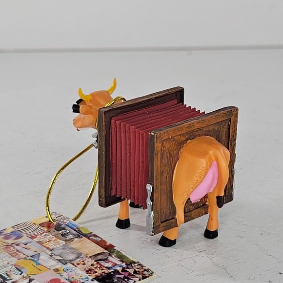 Cow Parade Mini Moo Cow Cam Figurine With Tage #23126 - Picture 6 of 8